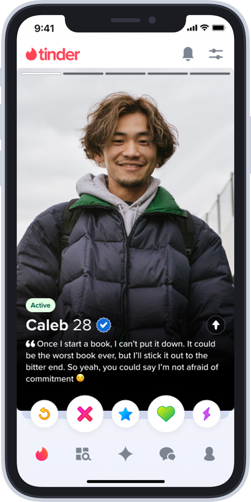 Écran de profil Tinder avec bio